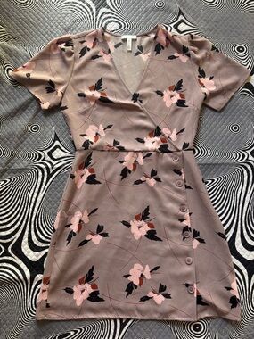 Leith Mauve Floral Wrap Mini Dress